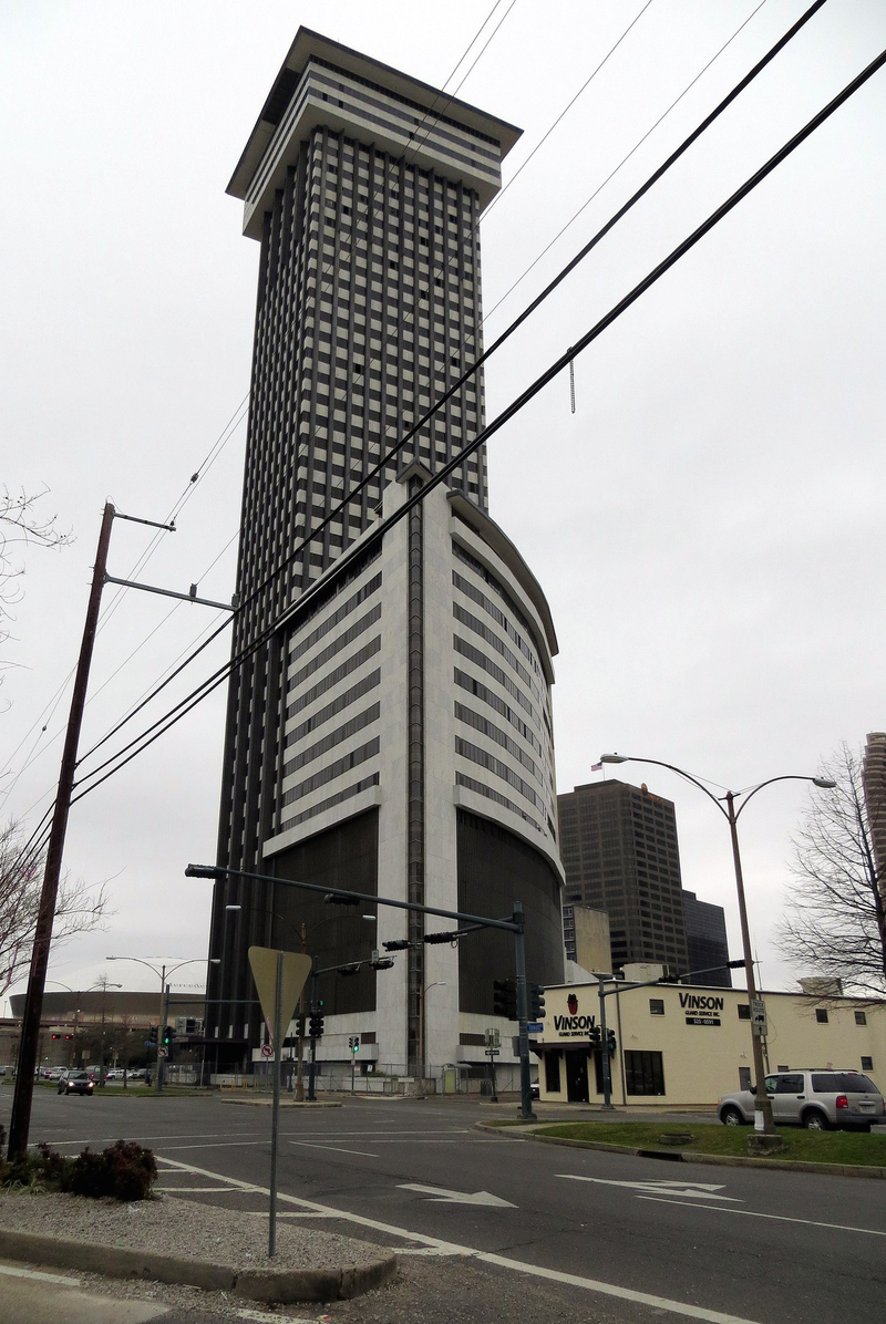Illustration for article titled The Stark Beauty Of The World's Tallest Unoccupied Buildings